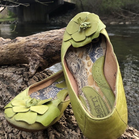ADORABLE Lime-green Born* flats 🙌🏻 - Picture 3 of 4
